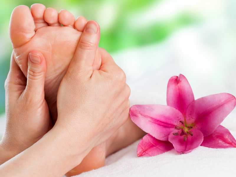 Fußreflexzonenmassage ist eine spezielle Massagetechnik