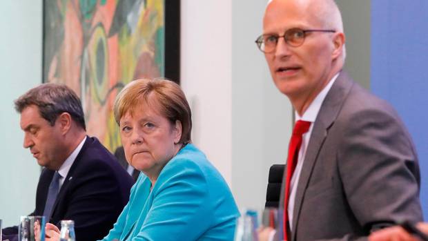 Bayerischer Ministerpräsident Markus Söder, Bundeskanzlerin Angela Merkel und Hamburgs Erster Bürgermeister Peter Tschentscher