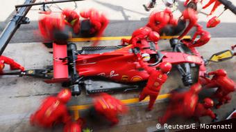 Spanien Barcelona | F1 Grand Prix | Vettel Pitstop (Reuters/E. Morenatti)
