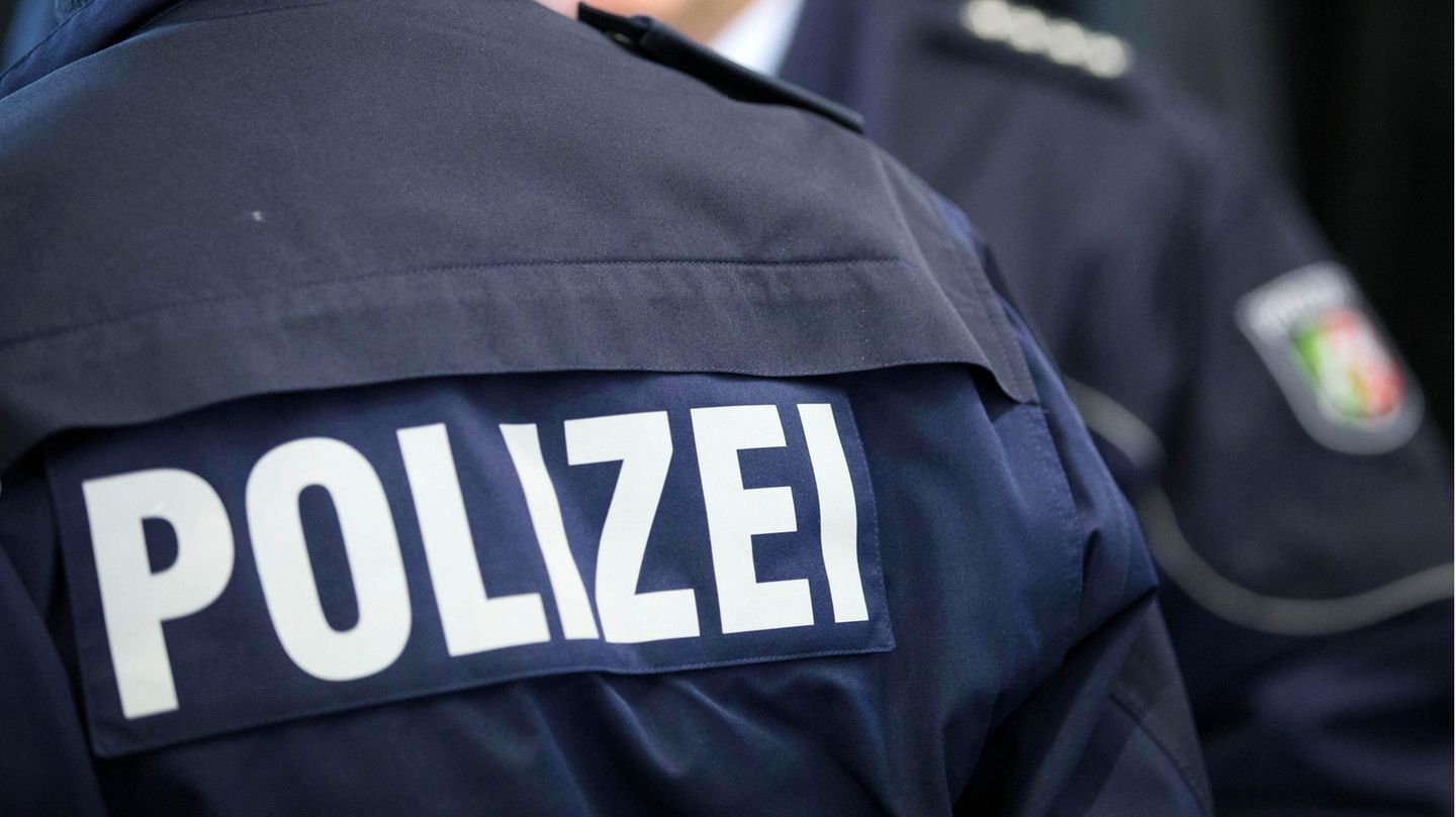 Die Polizei in Nordrhein-Westfalen hat ein Problem mit Rechtsextremen in den eigenen Reihen
