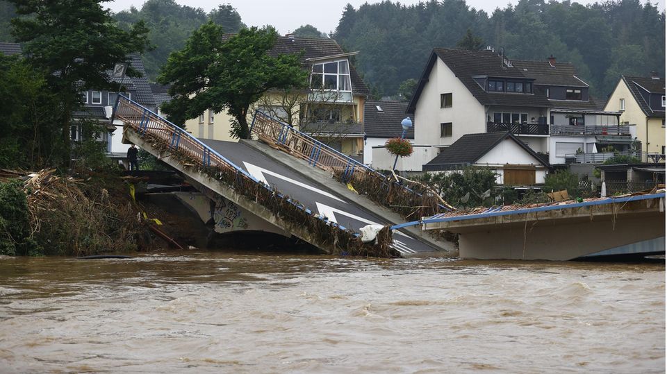 Eingestürzte Brücke im Landkreis Ahrweiler