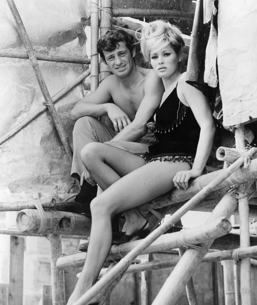 1965: Hier funkte es zwischen Bond-Girl Ursula Andress (heute 85) und Belmondo! Nach dem gemeinsamen Film „Die tollen Abenteuer des Monsieur L.“ blieben beide bis Mitte der 70er ein Paar