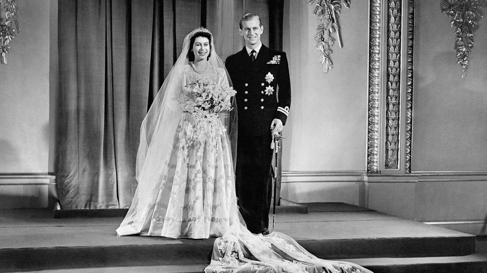 Queen Elizabeth II. bei ihrer Hochzeit mit Prinz Philip