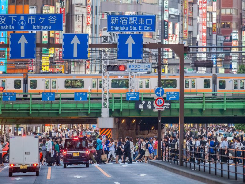 Bahnhof Shinjuku in Tokio, Japan